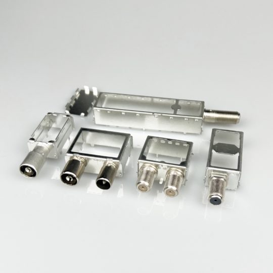 RF Connector with shielding